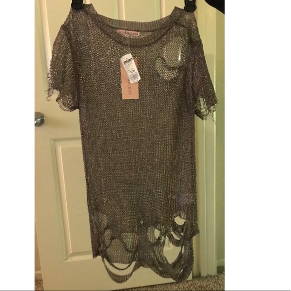 Top - Picture 3 of 4